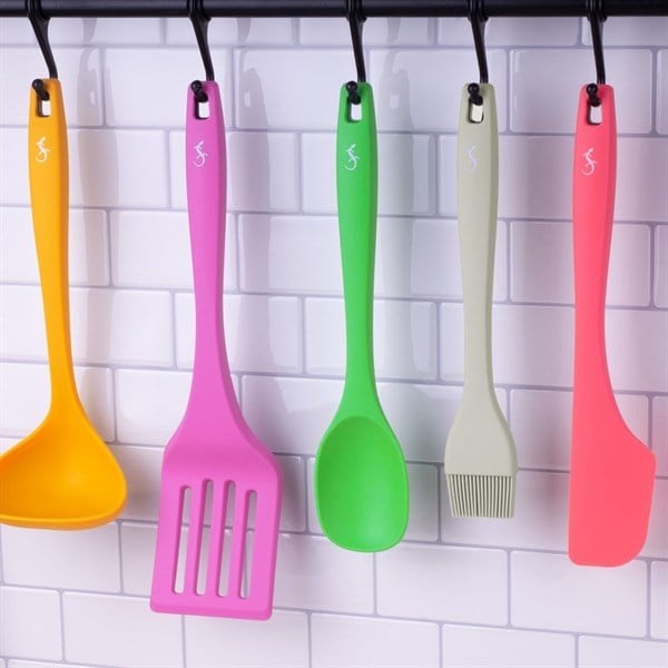 Lurch - Platin Silikon Delikli Spatula 32,5 cm Yeşil - Yanmaz, Yapışmaz, Bükülmez, Çizmez, Tat ve Koku Bırakmaz - 240083